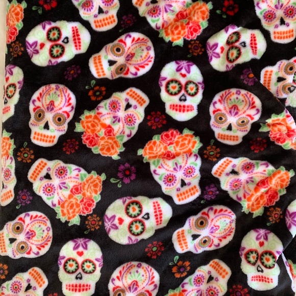 NWT fleece blanket - Picture 1 of 6